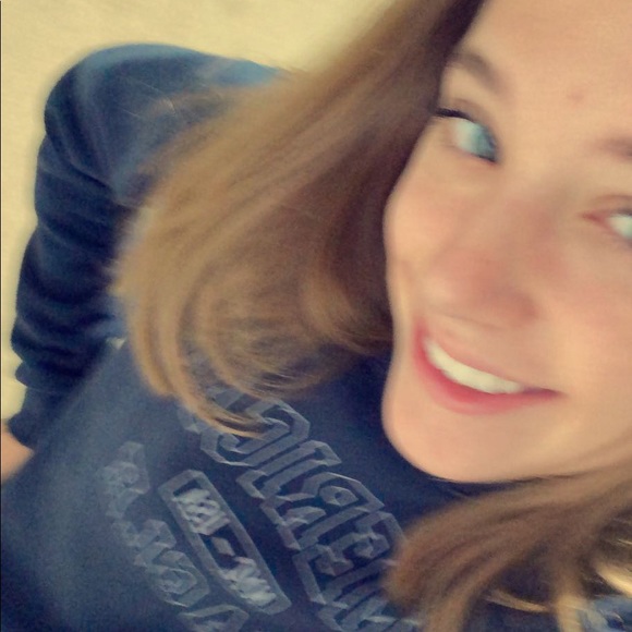 Meet your Posher, Mckenzie - Picture 1 of 1